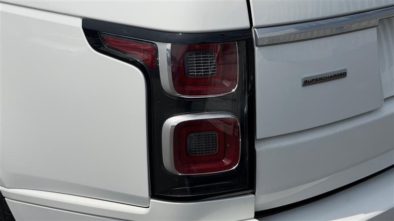 2018 Land Rover Range Rover Supercharged - Photo 24