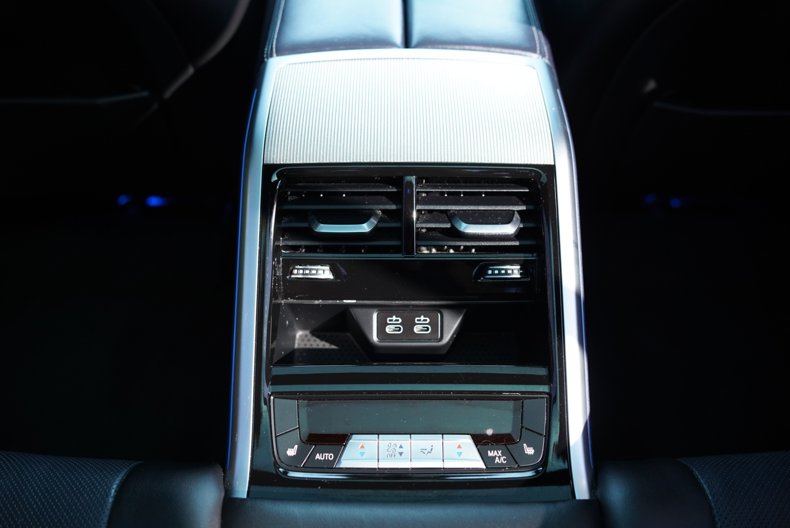 2020 BMW 8 Series M850i - Photo 233