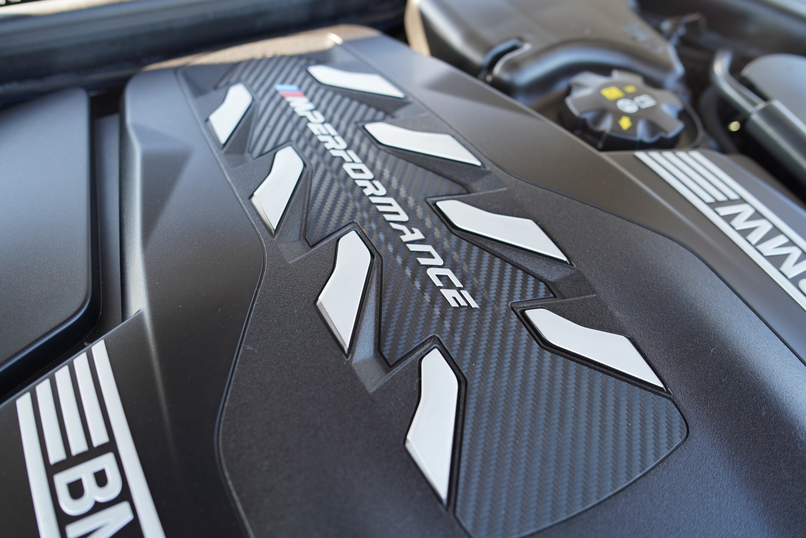 2020 BMW 8 Series M850i - Photo 243