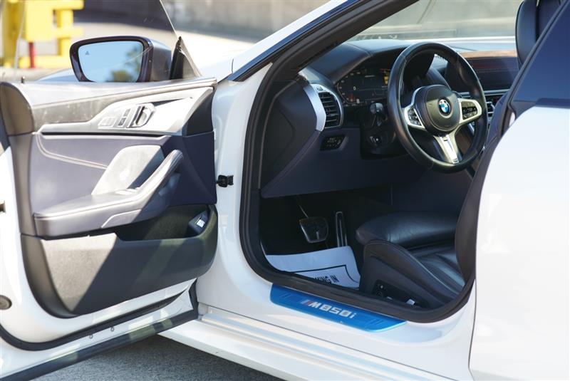 2020 BMW 8 Series M850i - Photo 132