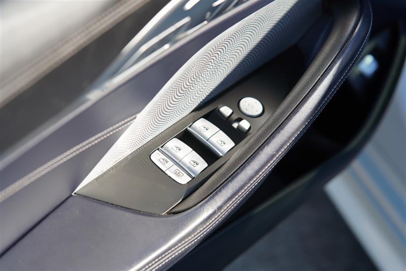 2020 BMW 8 Series M850i - Photo 140