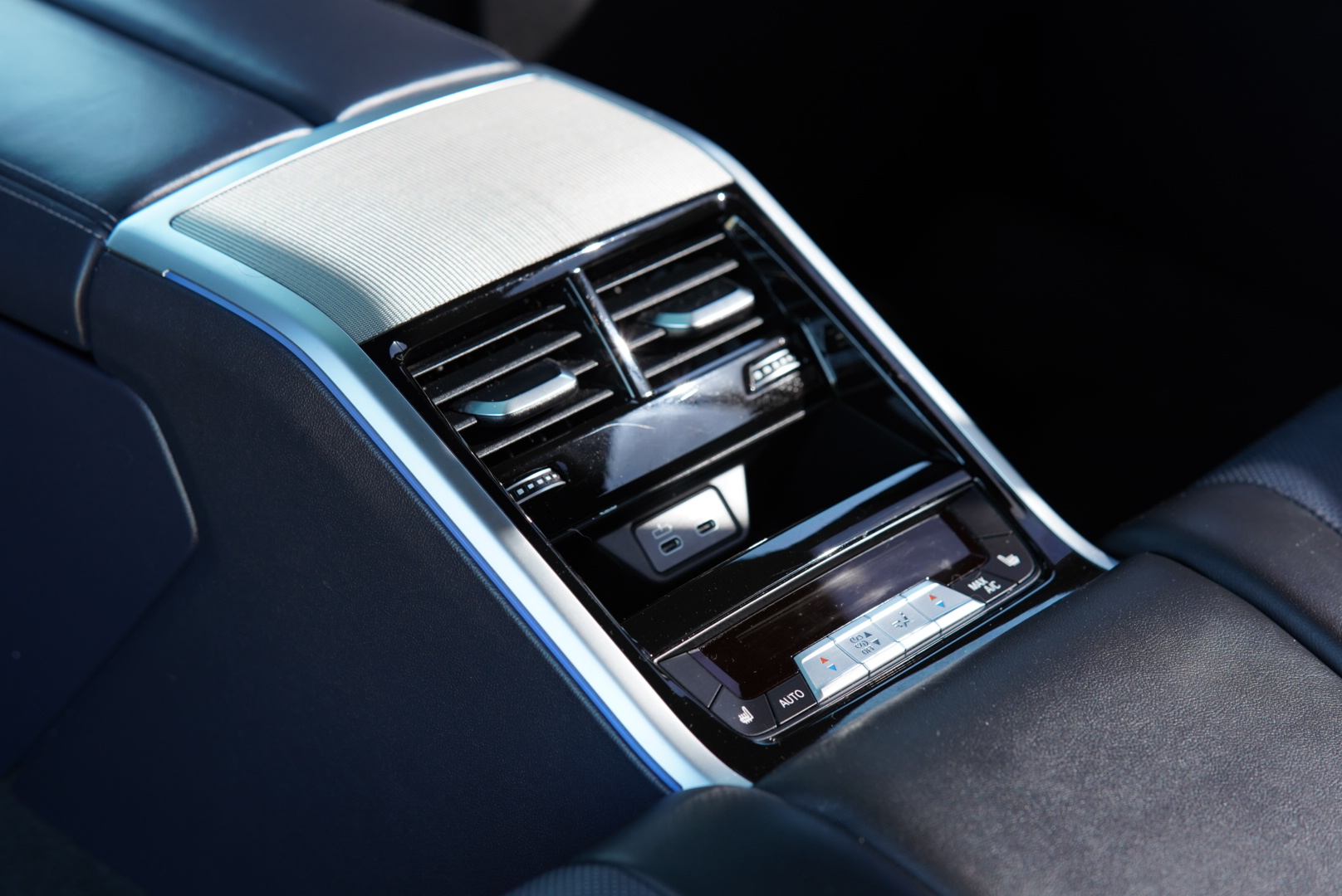 2020 BMW 8 Series M850i - Photo 193
