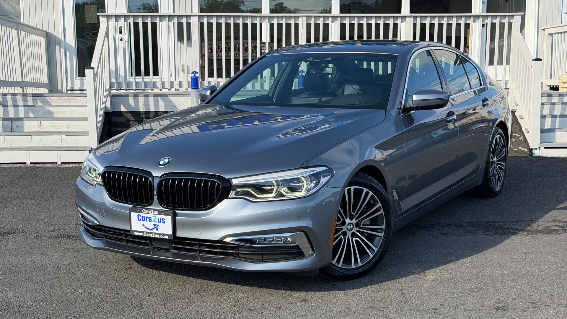 2018 BMW 5 Series 540i xDrive Sedan's photo