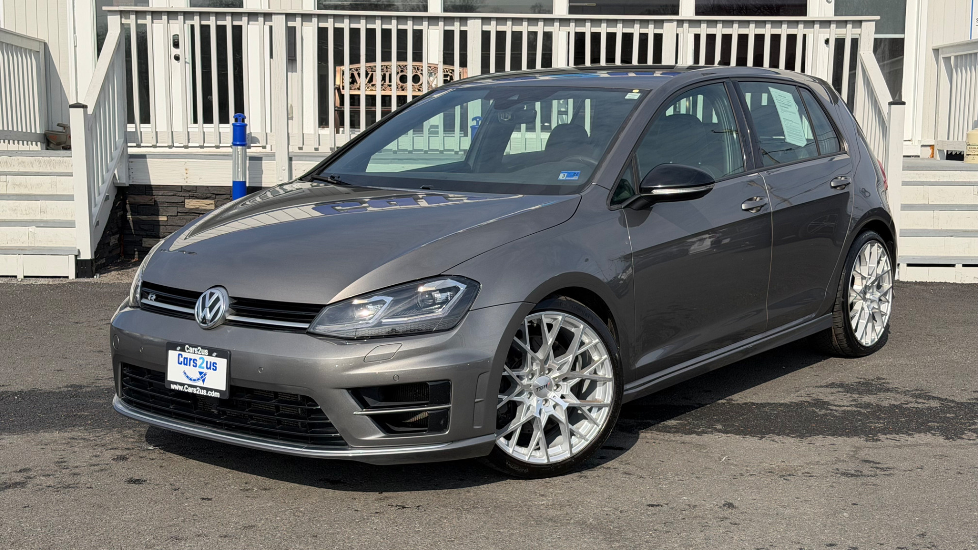2017 Volkswagen Golf R R w/DCC & Navigation 4-door DSG's photo
