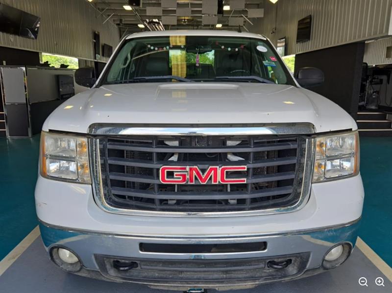 2009 GMC Sierra 2500HD SLE - Photo 2