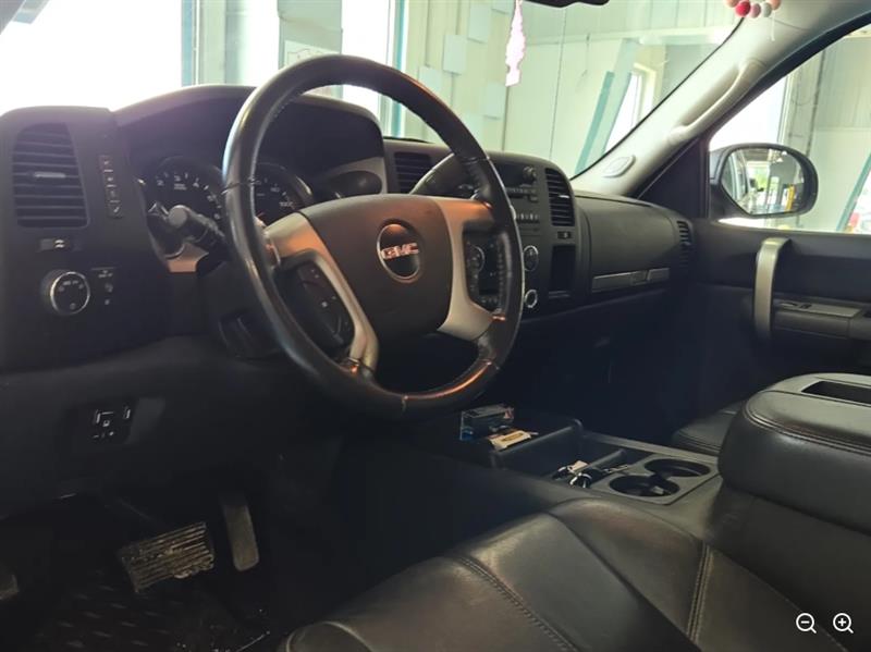 2009 GMC Sierra 2500HD SLE - Photo 7