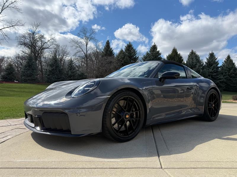 2026 PORSCHE 911 4 GTS