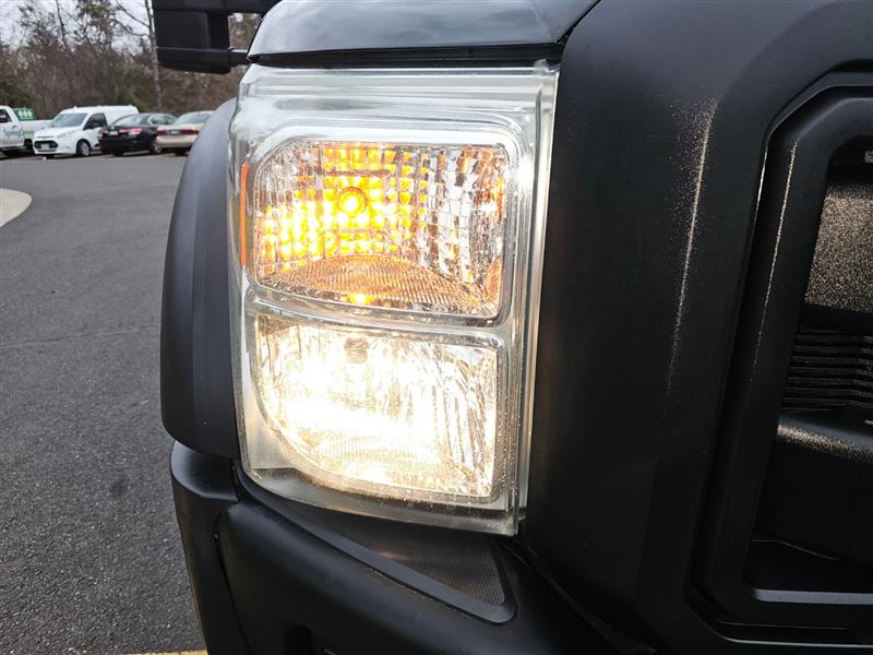 2011 Ford F-450 Super Duty Chassis Cab XLT - Photo 5