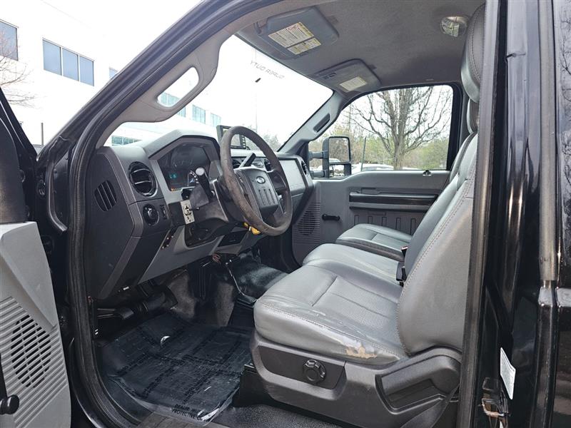 2011 Ford F-450 Super Duty Chassis Cab XLT - Photo 54