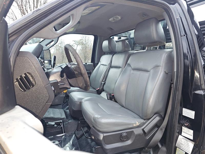 2011 Ford F-450 Super Duty Chassis Cab XLT - Photo 56