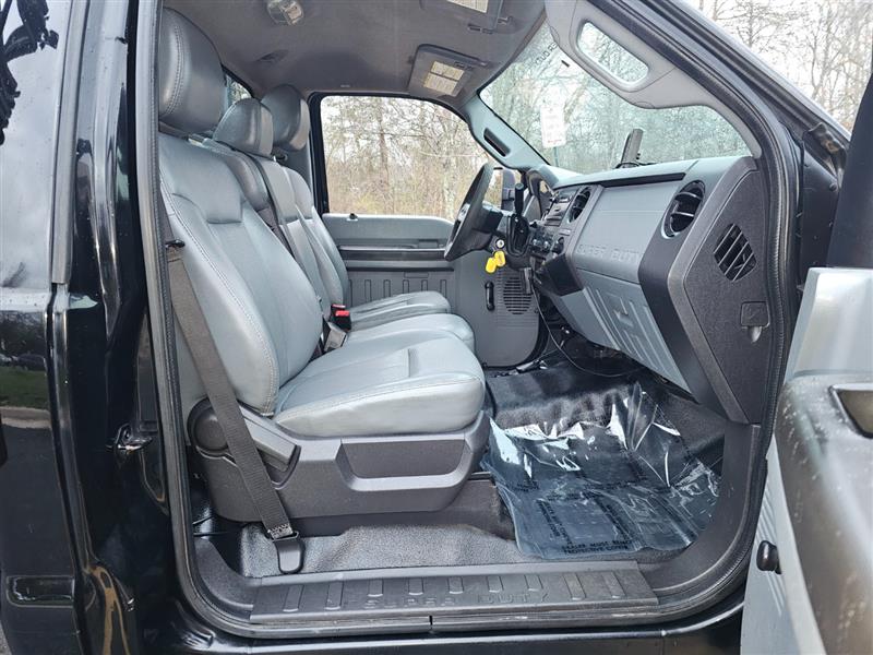2011 Ford F-450 Super Duty Chassis Cab XLT - Photo 64