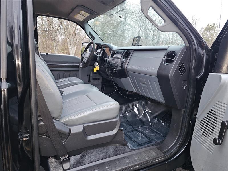 2011 Ford F-450 Super Duty Chassis Cab XLT - Photo 65