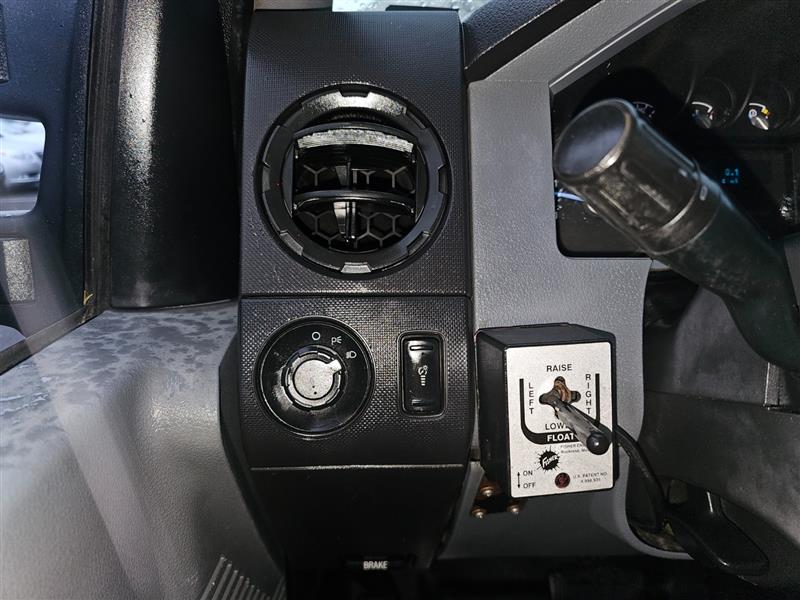 2011 Ford F-450 Super Duty Chassis Cab XLT - Photo 68