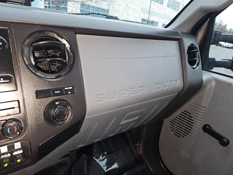 2011 Ford F-450 Super Duty Chassis Cab XLT - Photo 78