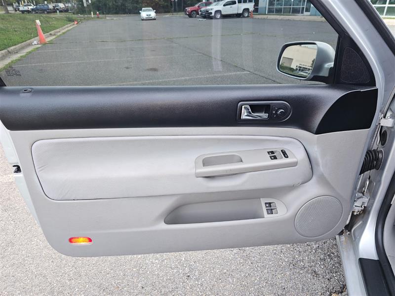 2004 Volkswagen Golf GL - Photo 32