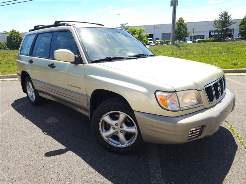 2001 Subaru Forester - Photo 2