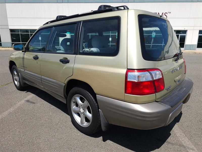 2001 Subaru Forester - Photo 11
