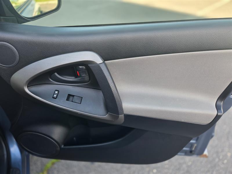 2009 Toyota RAV4 Base - Photo 23