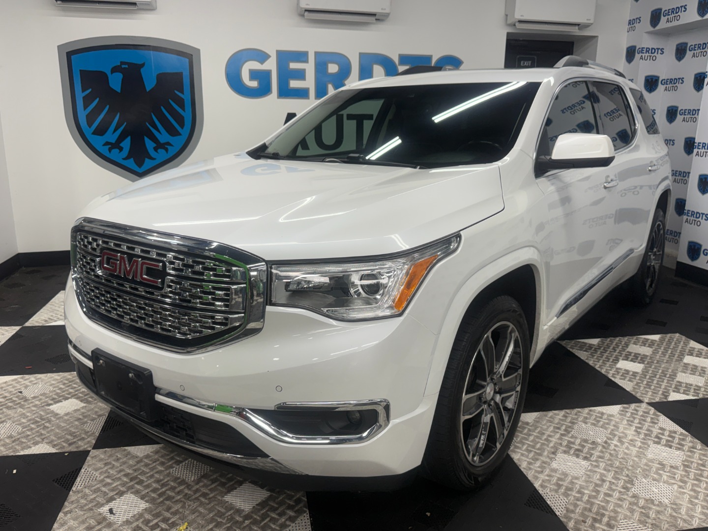 2019 GMC Acadia Denali AWD's photo
