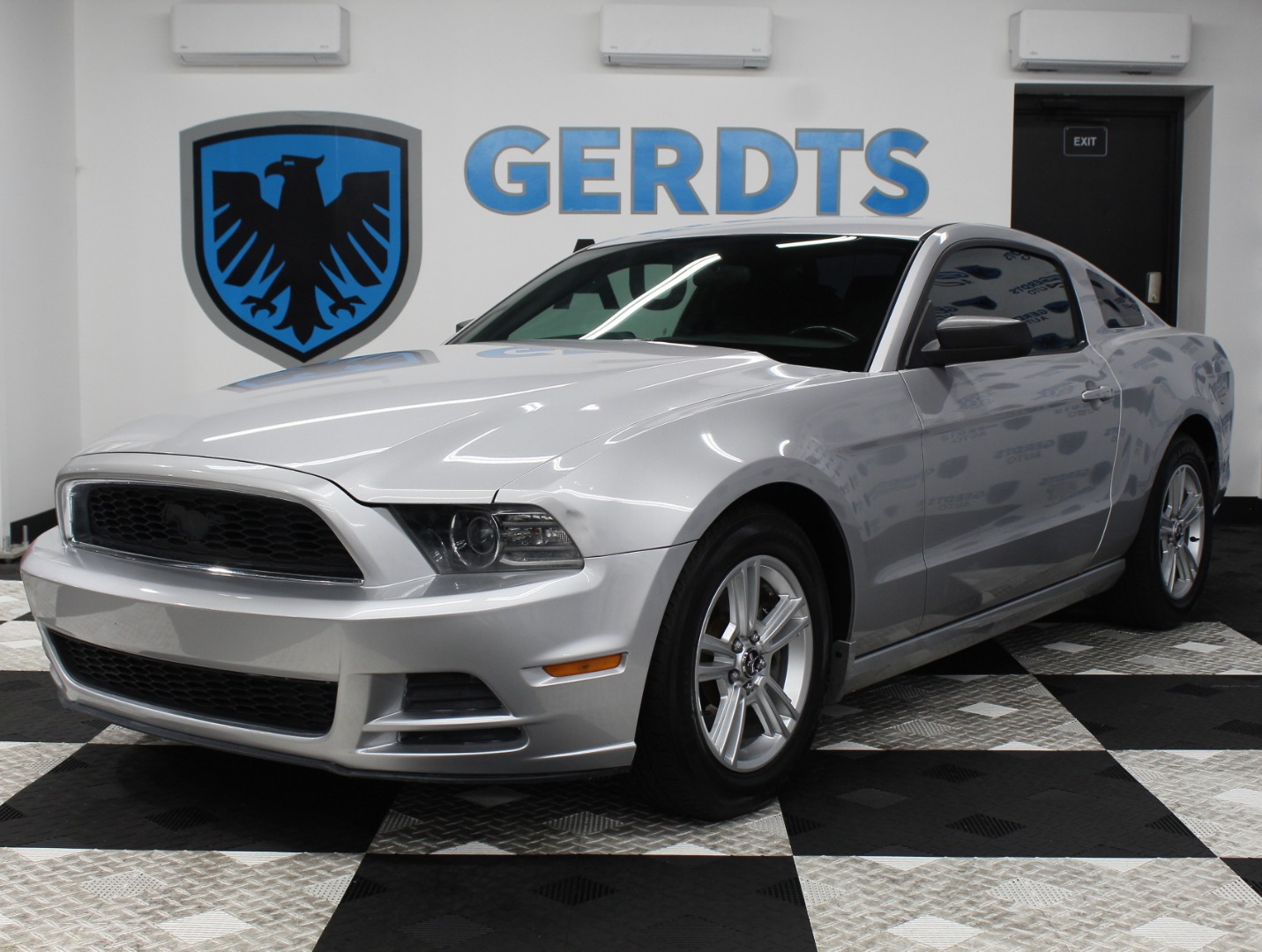 2013 Ford Mustang V6's photo