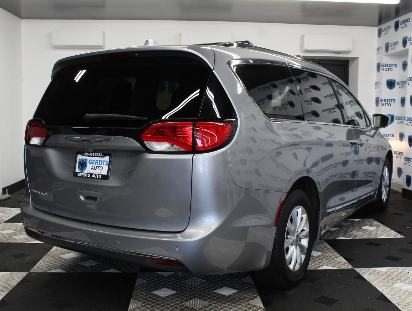 2019 Chrysler Pacifica Touring L - Photo 4