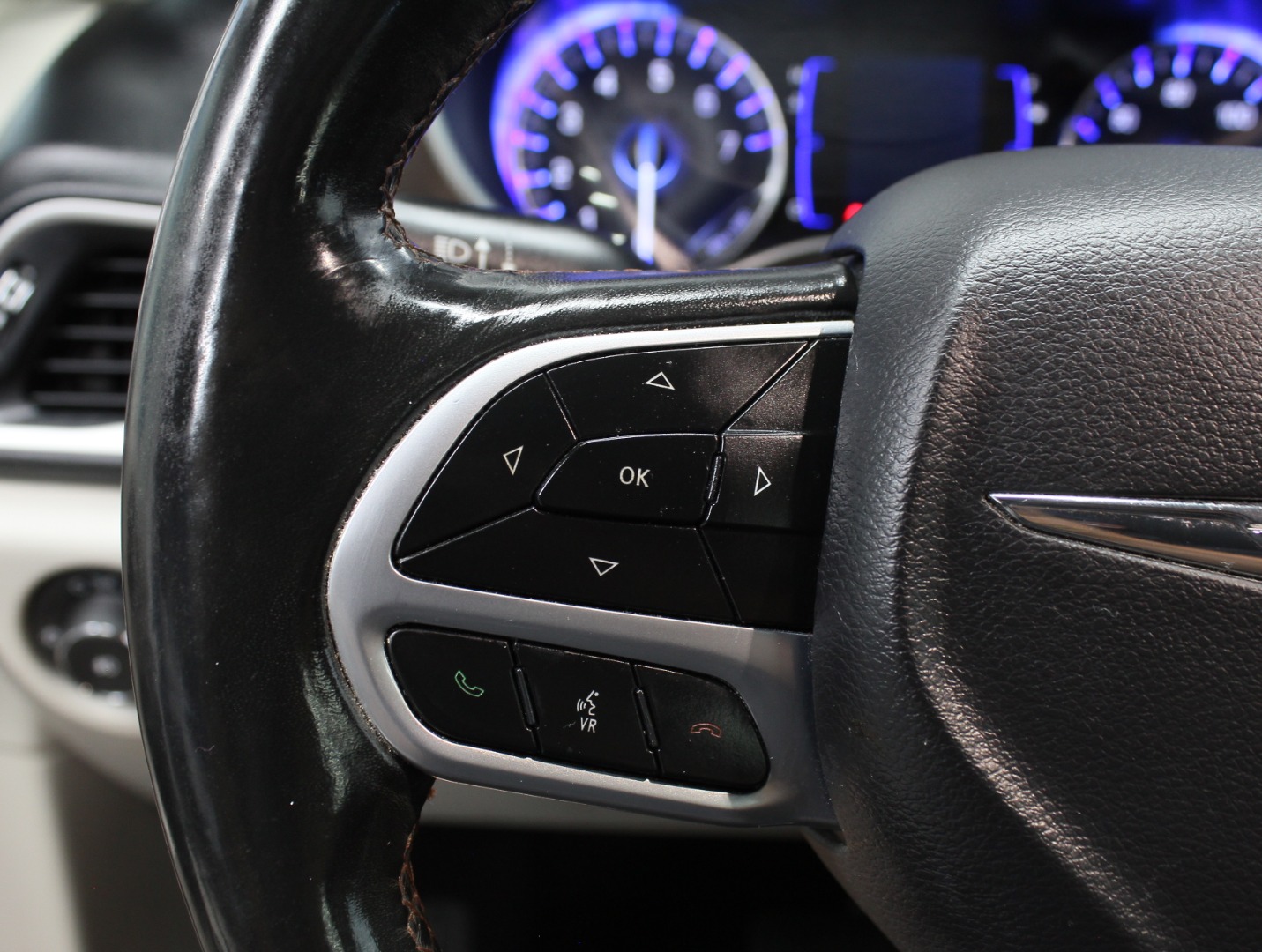 2019 Chrysler Pacifica Touring L - Photo 11
