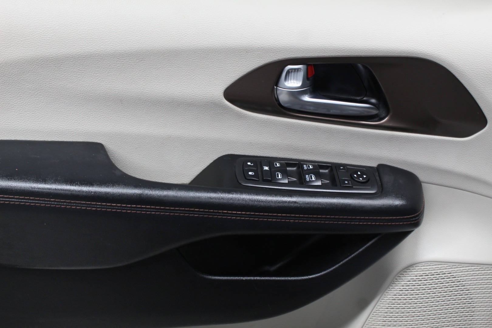 2019 Chrysler Pacifica Touring L - Photo 15
