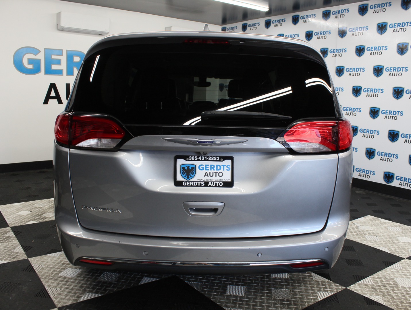 2019 Chrysler Pacifica Touring L - Photo 3