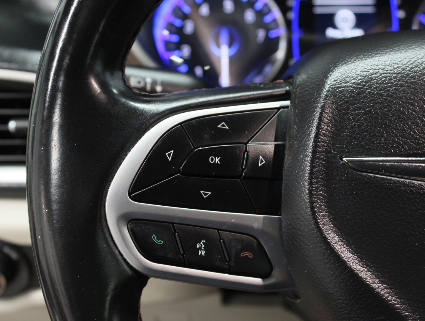 2018 Chrysler Pacifica Touring L - Photo 11