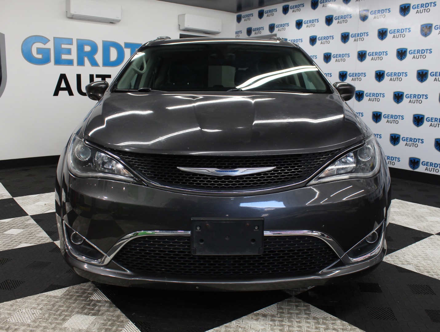 2018 Chrysler Pacifica Touring L - Photo 6
