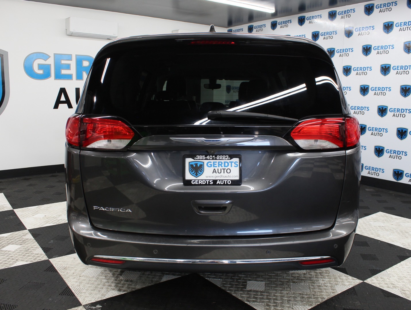 2018 Chrysler Pacifica Touring L - Photo 3