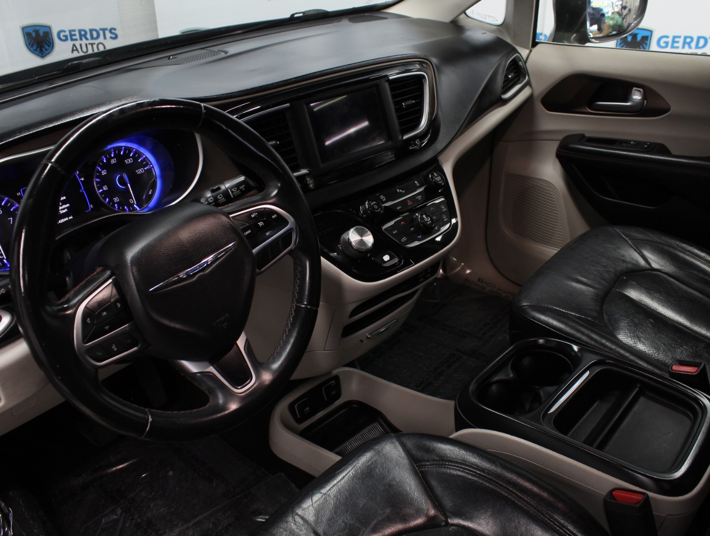 2018 Chrysler Pacifica Touring L - Photo 7