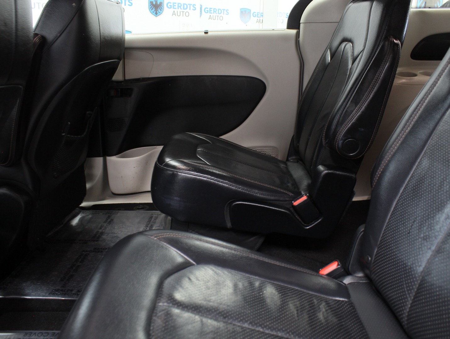 2018 Chrysler Pacifica Touring L - Photo 16