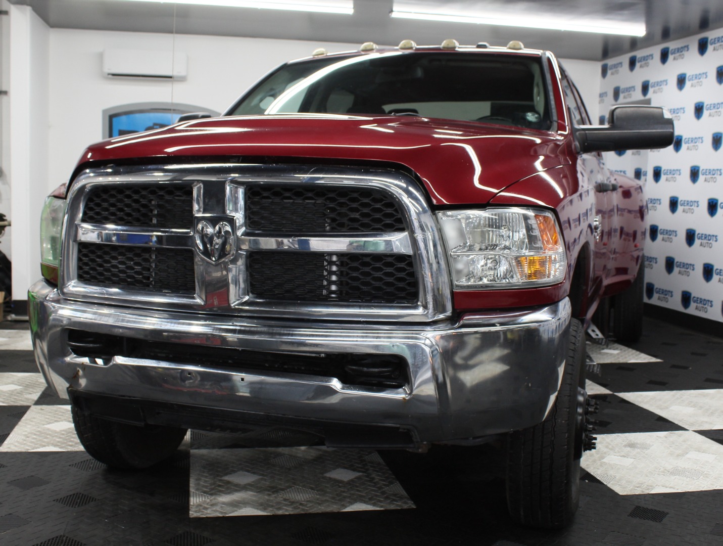 2013 RAM 3500 SLT 4X4 Crew Cab LWB's photo