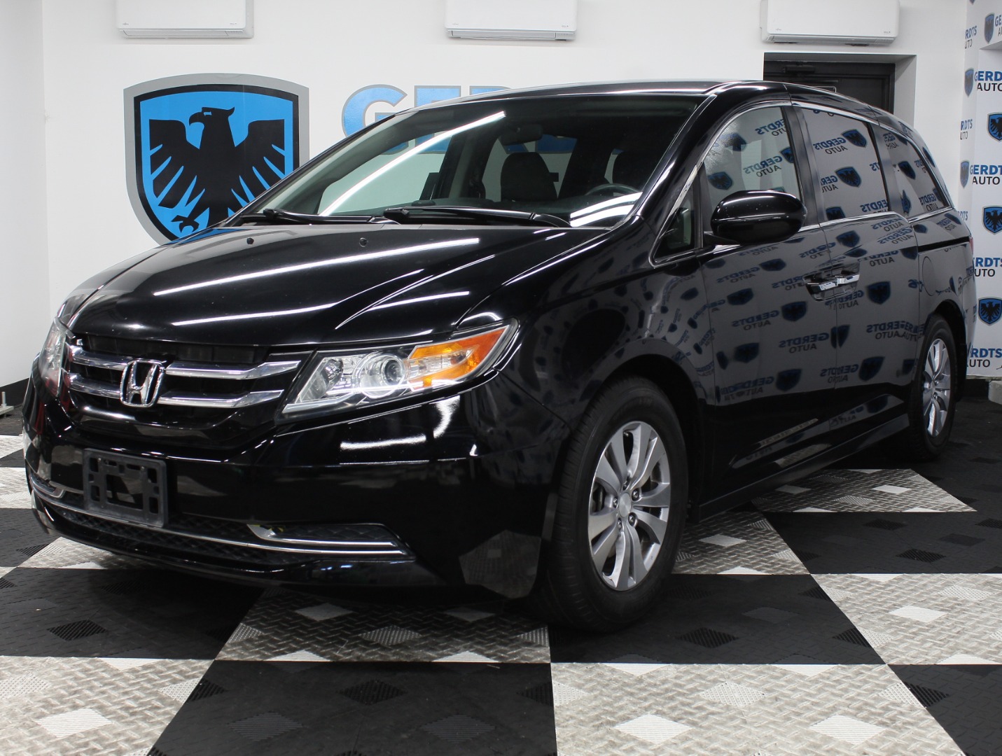 2015 Honda Odyssey EX's photo