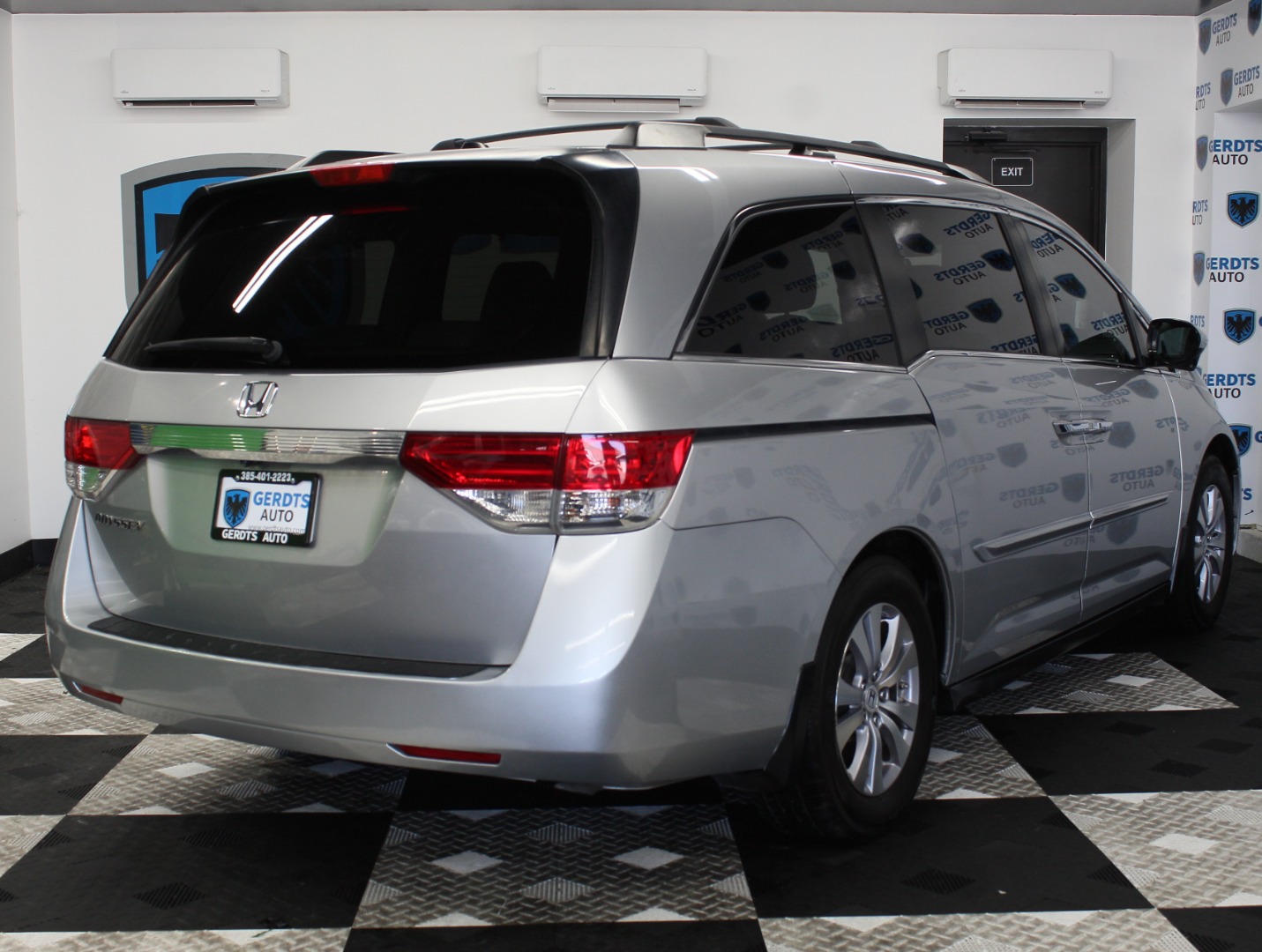 2015 Honda Odyssey EX-L - Photo 4