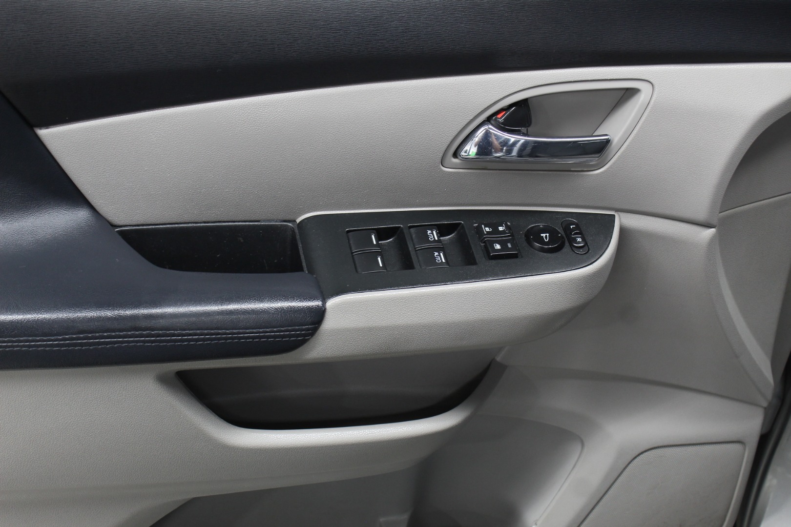2015 Honda Odyssey EX-L - Photo 15