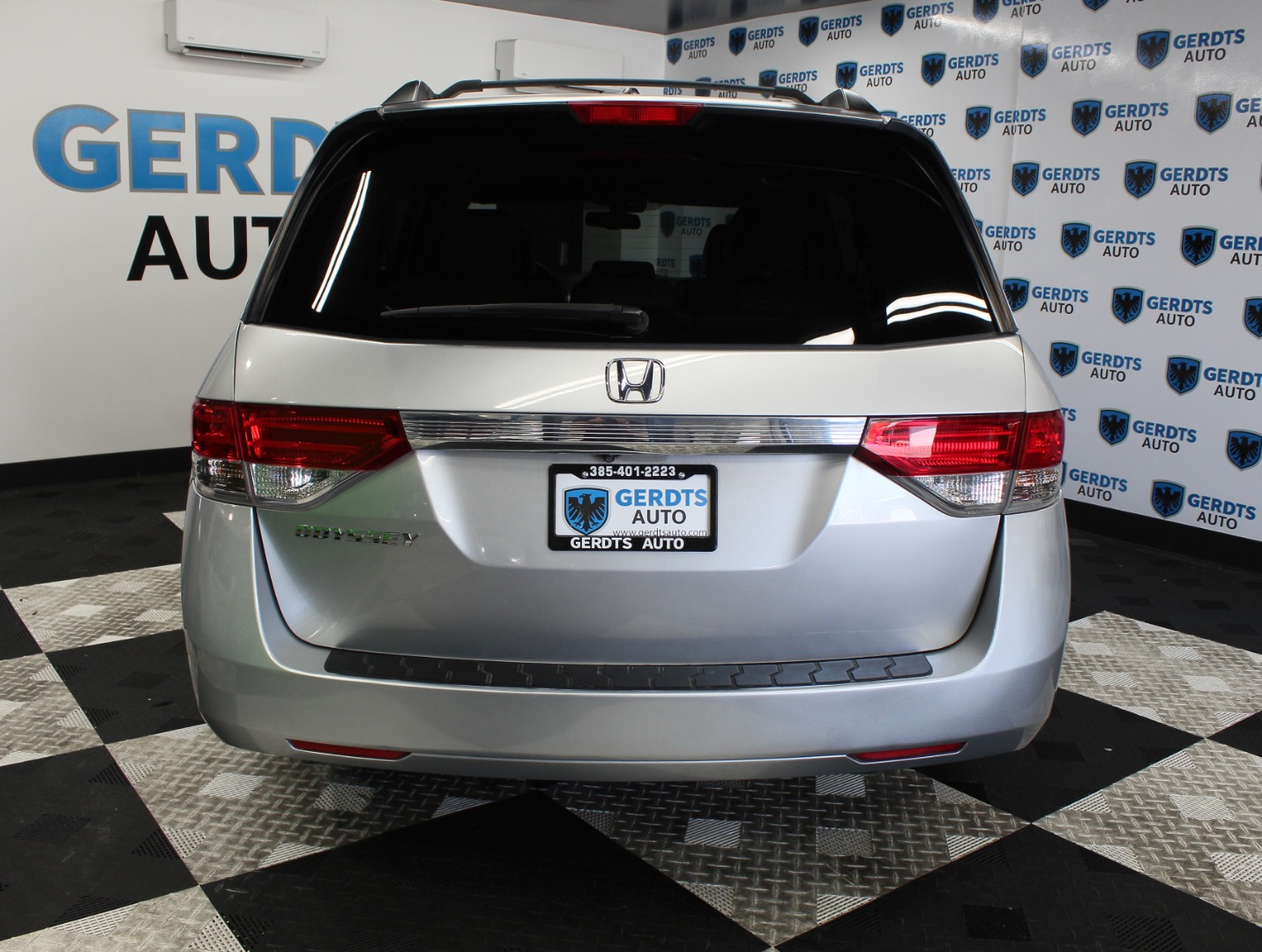 2015 Honda Odyssey EX-L - Photo 3