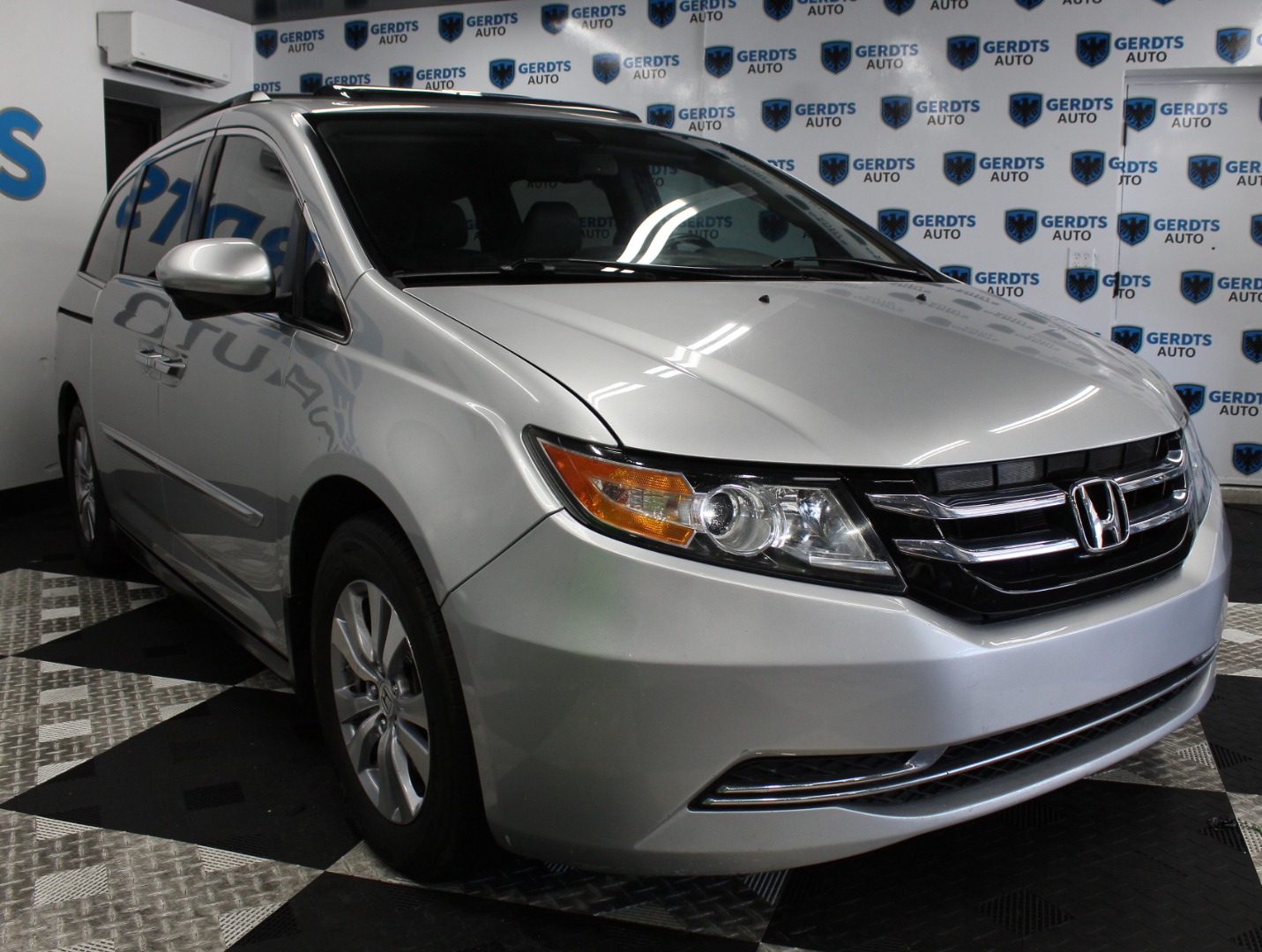 2015 Honda Odyssey EX-L - Photo 5