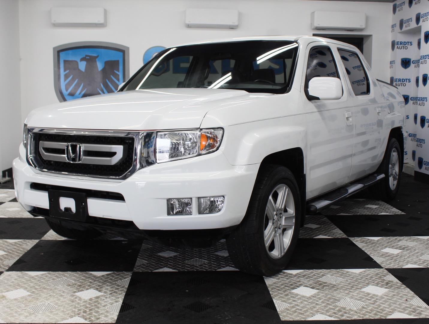 2011 Honda Ridgeline RTL w/Leather and Navi's photo