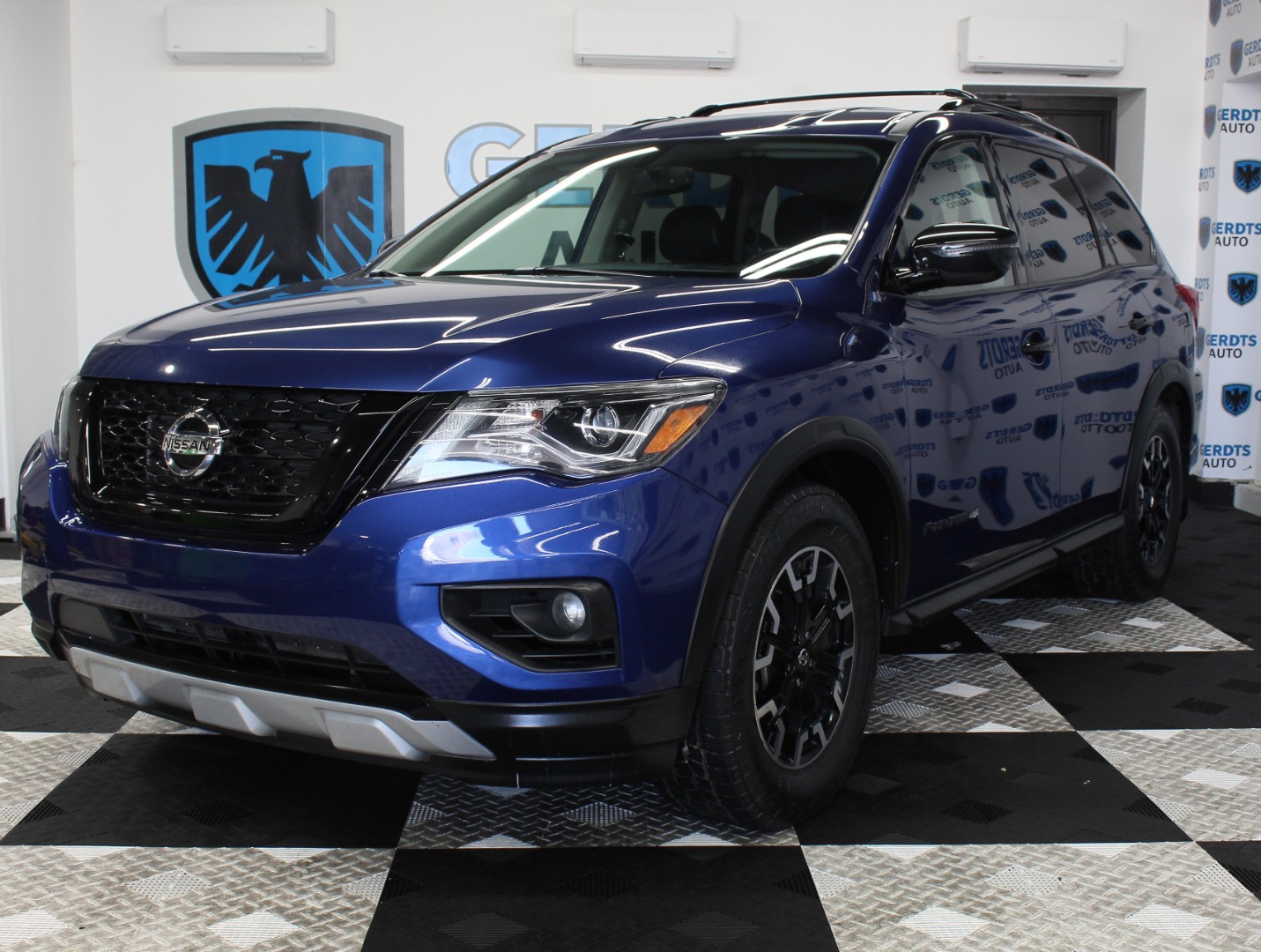 2019 Nissan Pathfinder SV 4WD's photo