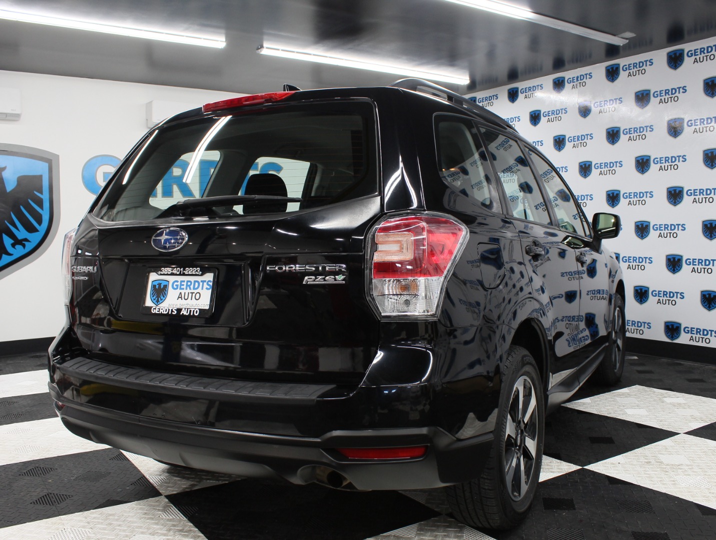 2017 Subaru Forester Base - Photo 4