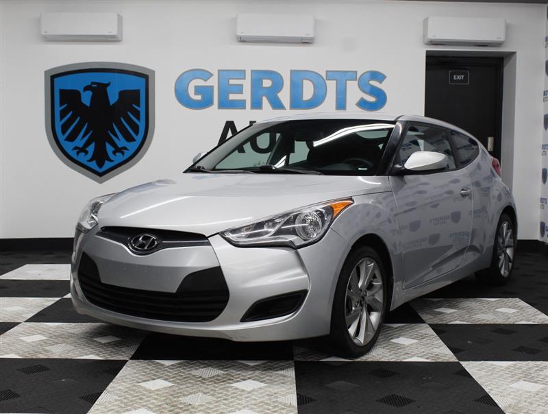 Silver 2016 Hyundai Veloster FWD with Yellow Accent Interior Coupe Front-Wheel Drive Automatic