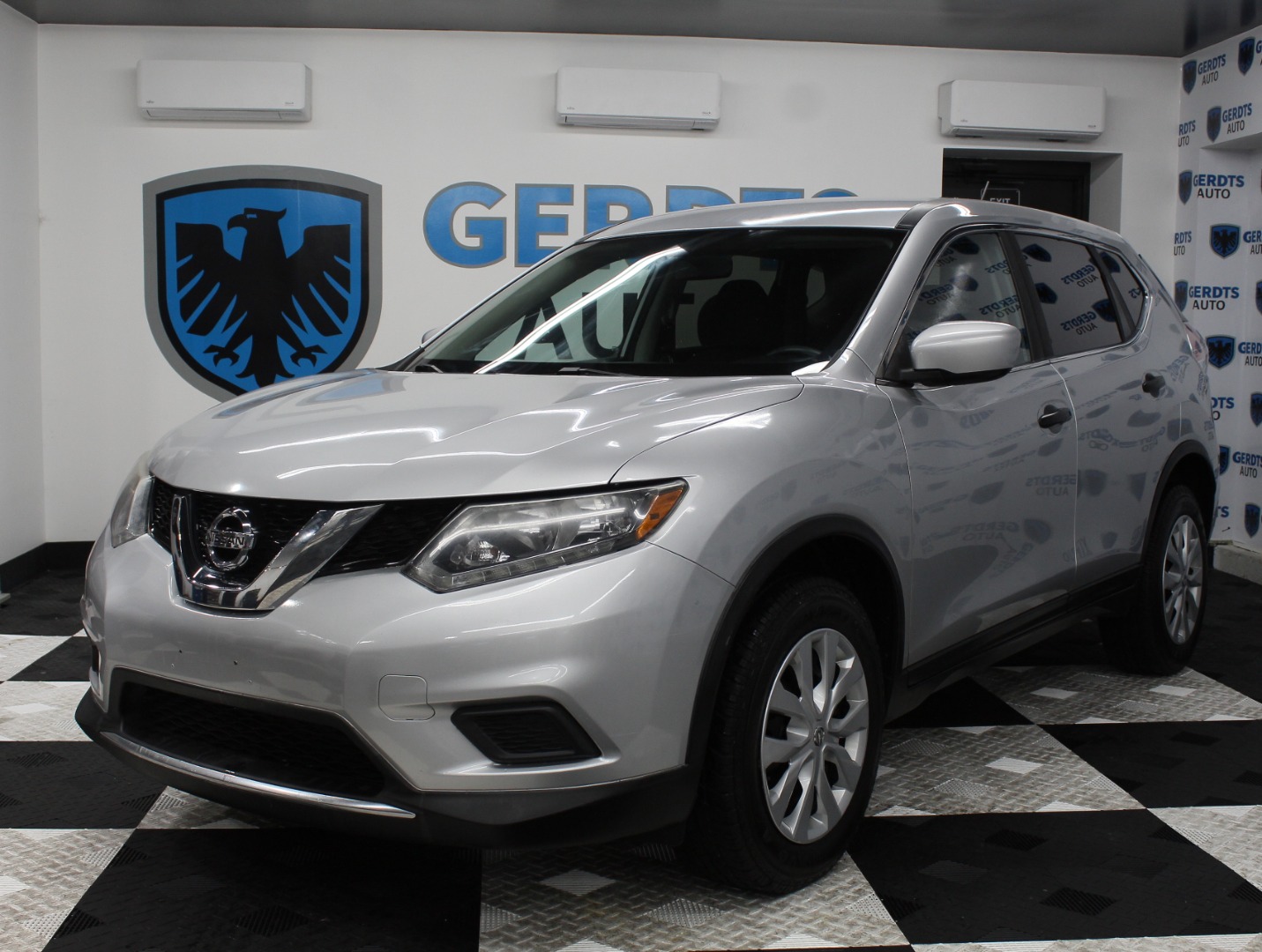 2016 Nissan Rogue S AWD's photo
