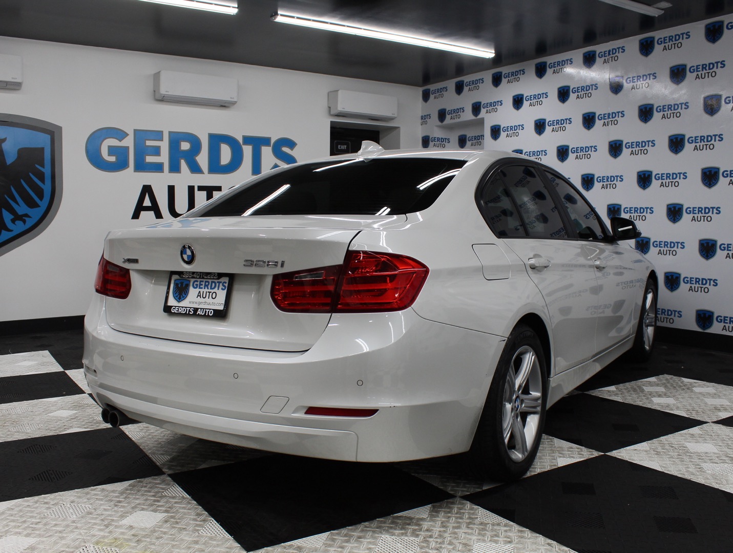 2014 BMW 3 Series 328i - Photo 4