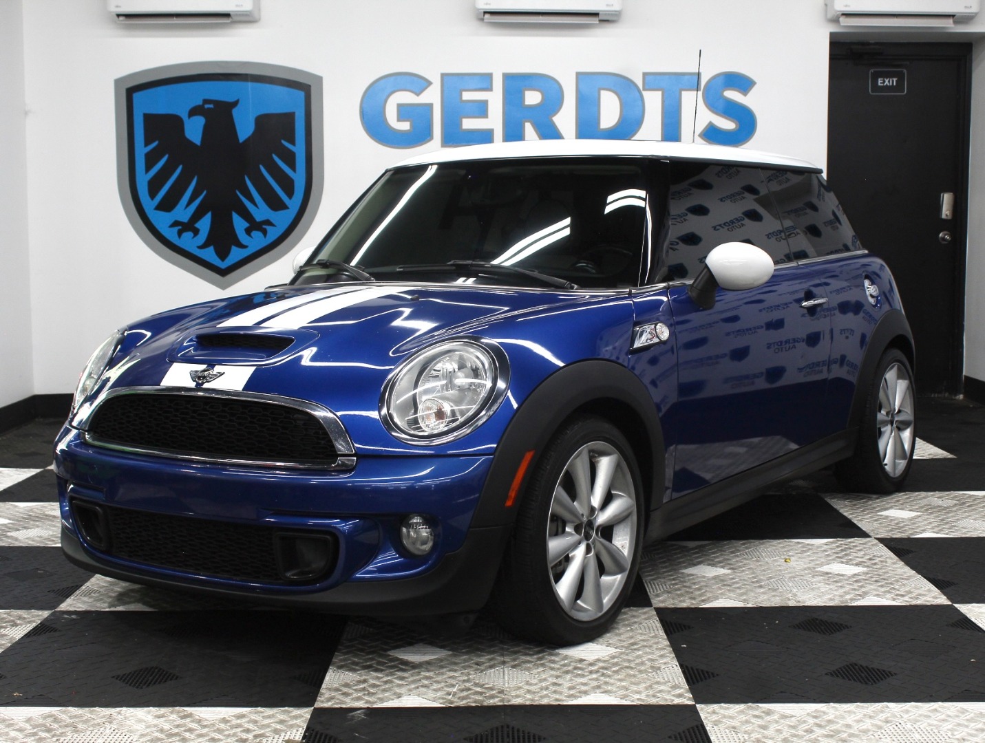 2013 MINI Cooper S's photo