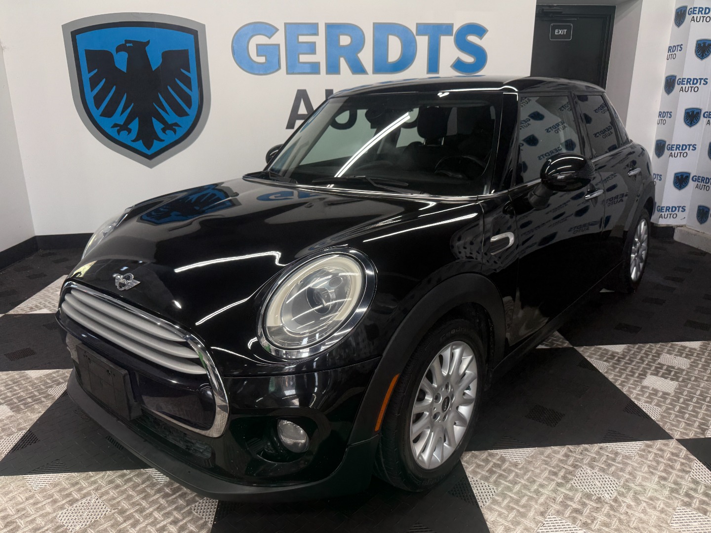2015 MINI Cooper - 4 Door's photo