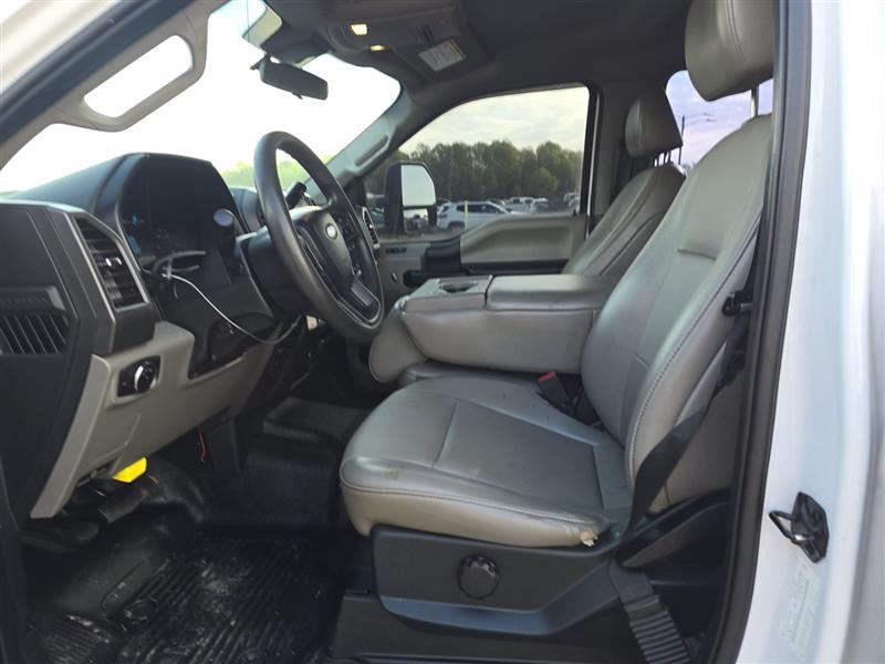 2021 Ford F-450 Super Duty Chassis Cab XL - Photo 7