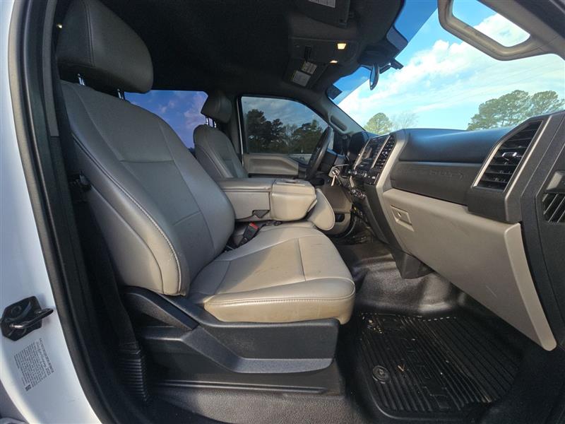 2021 Ford F-450 Super Duty Chassis Cab XL - Photo 8