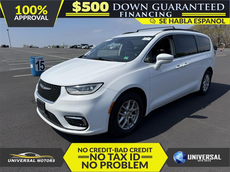 2022 Chrysler Pacifica Touring L's photo